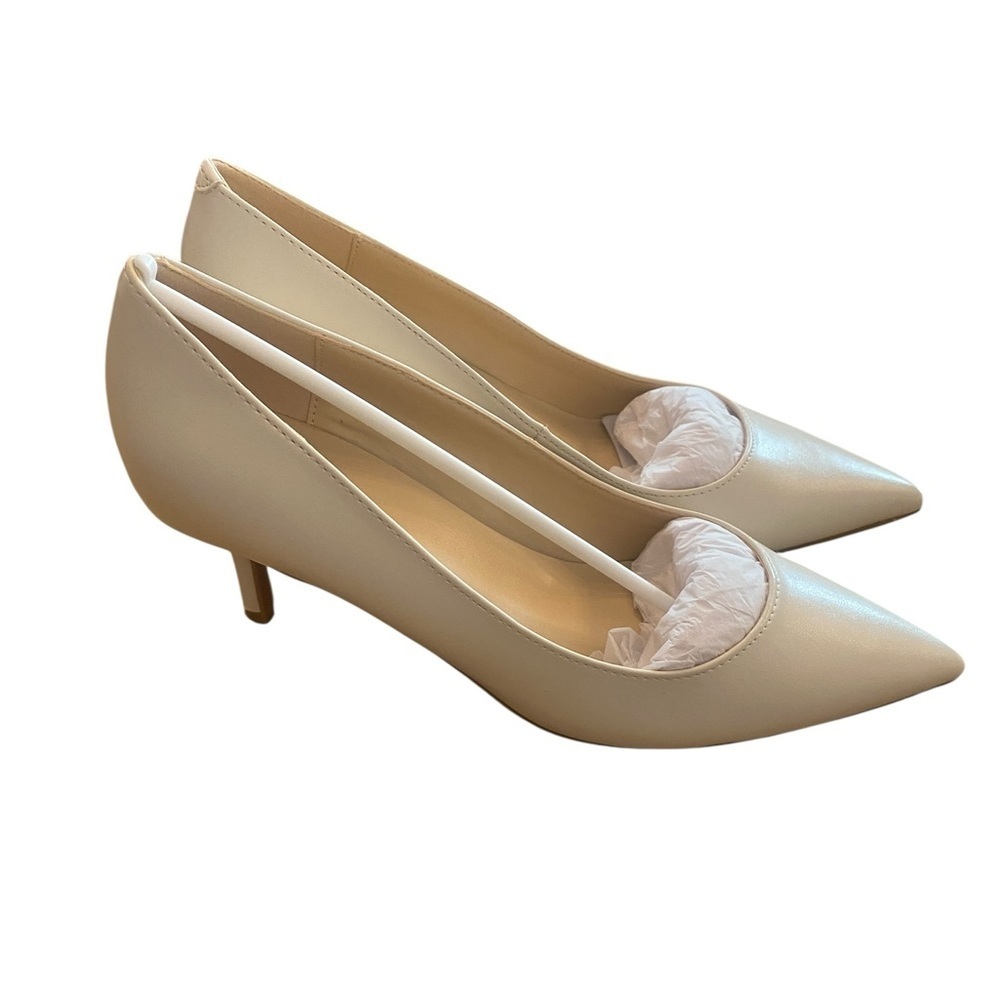 Nine West Women’s Cream Ivory Pumps Faux Leather Non Slip Heels New Size 9.5